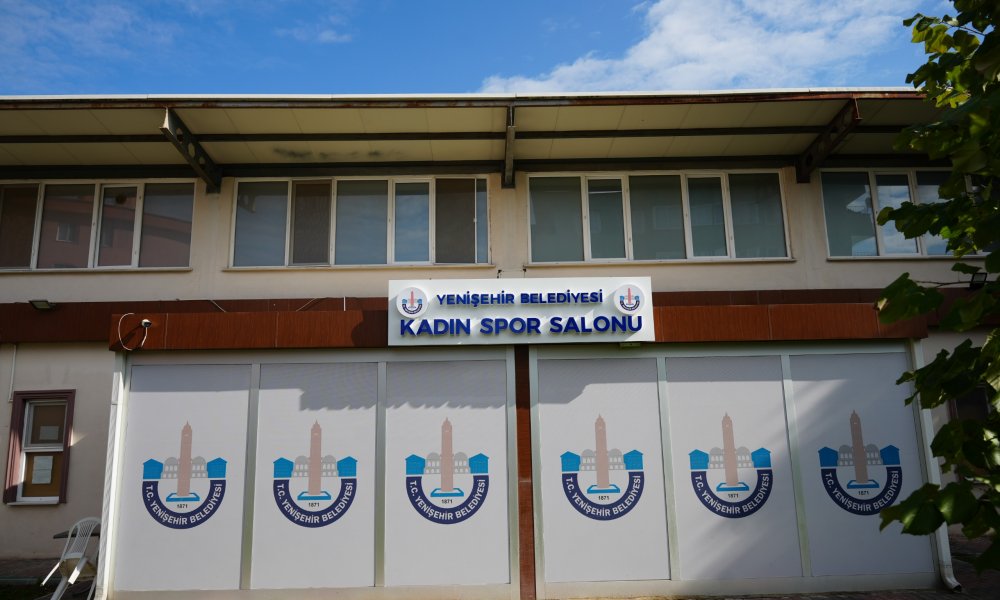 YENİŞEHİR BELEDİYESİ KADIN SPOR SALONU YENİLENEN YÜZÜYLE HİZMETE AÇILDI
